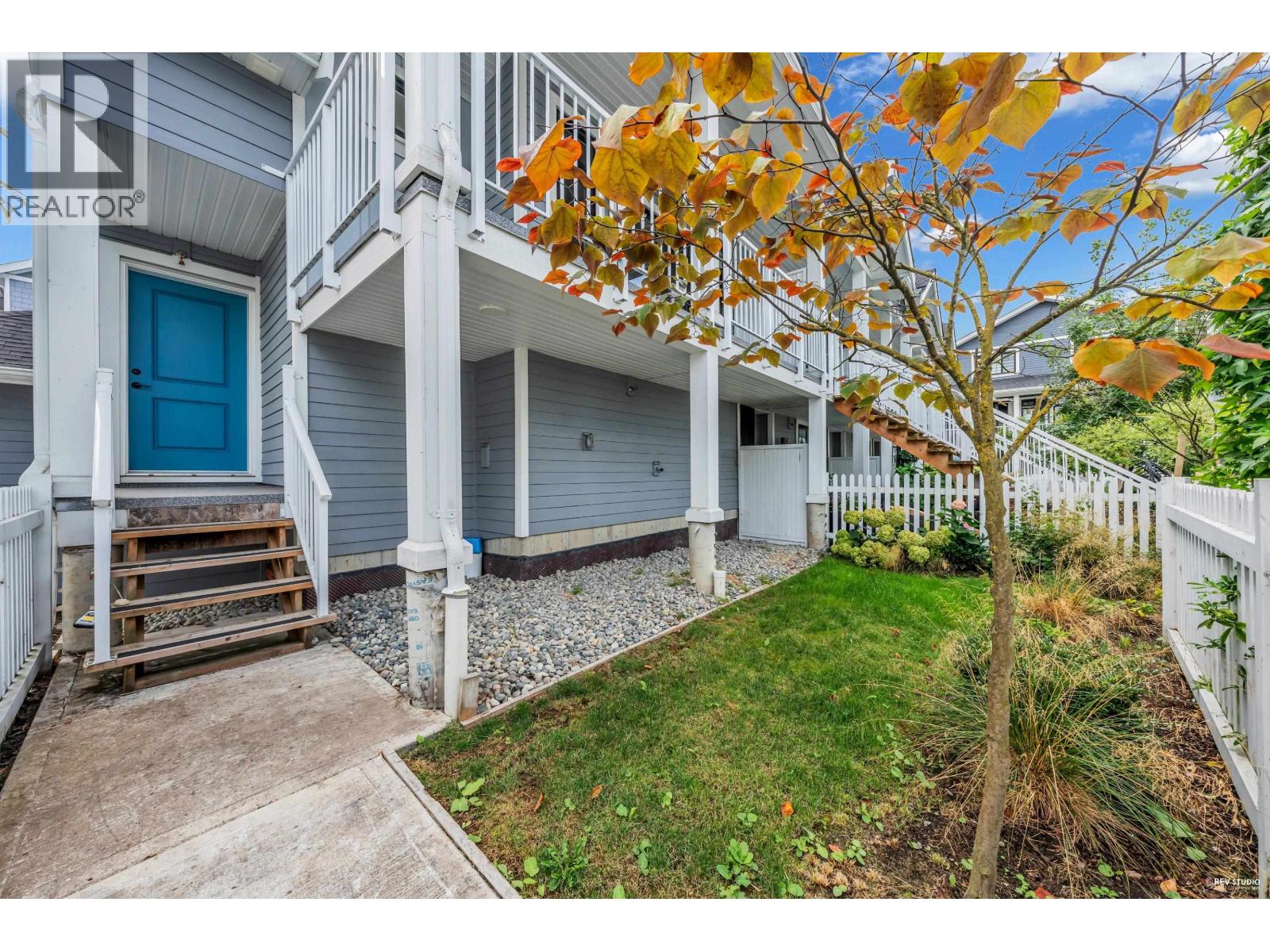 Photo 10 of 30 769 Ota Avenue, New Westminster BC