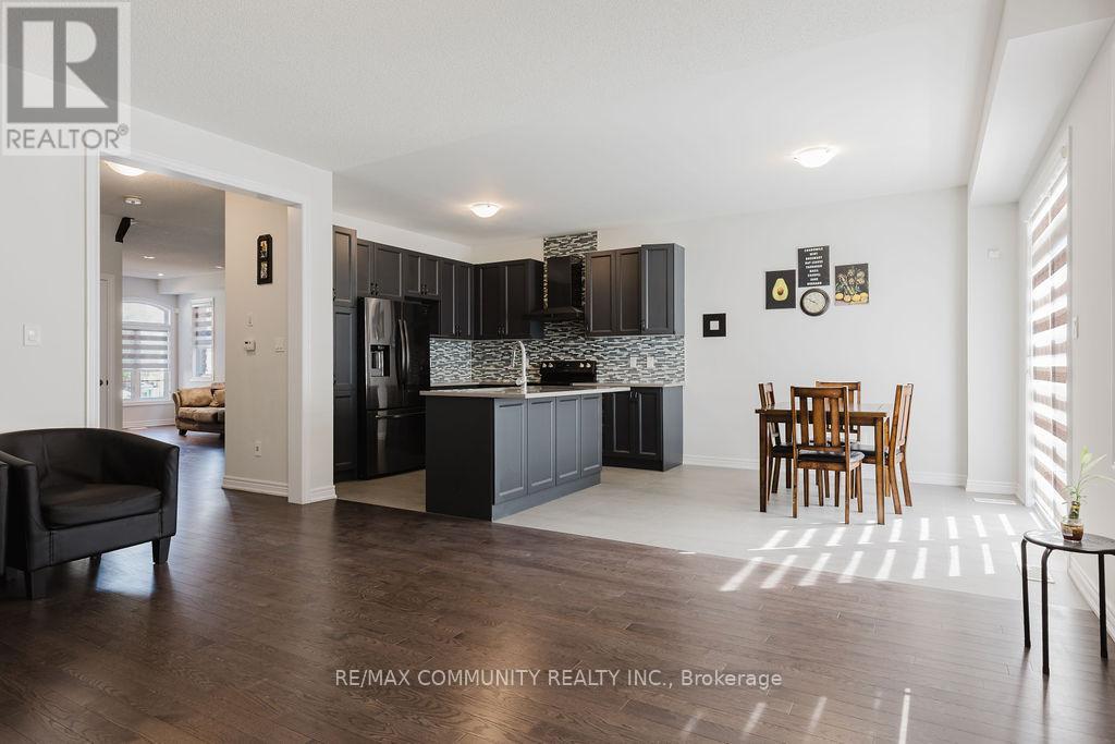 Photo 12 of 100 Folgate Crescent, Brampton ON