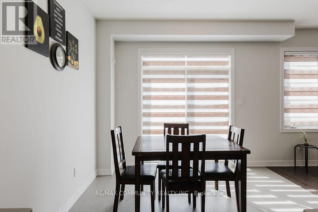 Photo 13 of 100 Folgate Crescent, Brampton ON