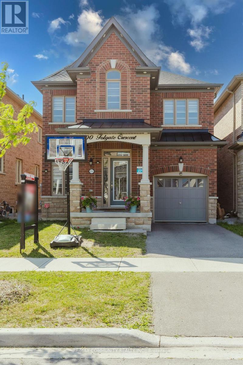 Photo 2 of 100 Folgate Crescent, Brampton ON