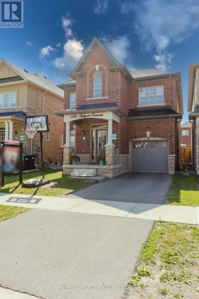 Photo 3 of 100 Folgate Crescent, Brampton ON