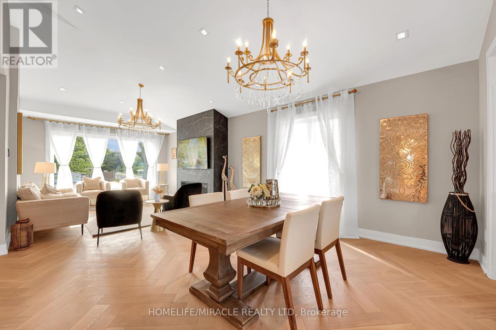 Photo 10 of 125 Elmcrest Road, Toronto ON