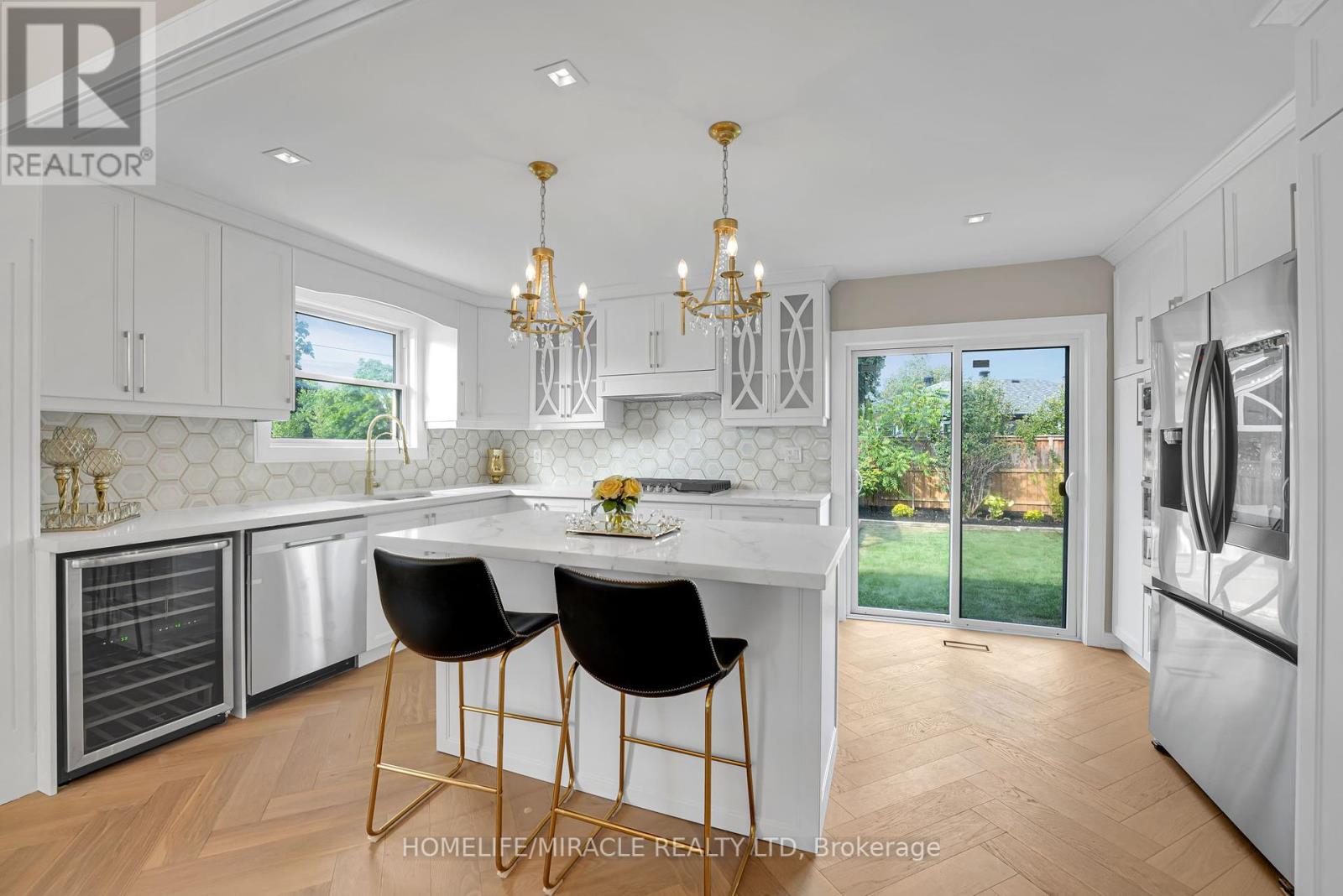 Photo 11 of 125 Elmcrest Road, Toronto ON