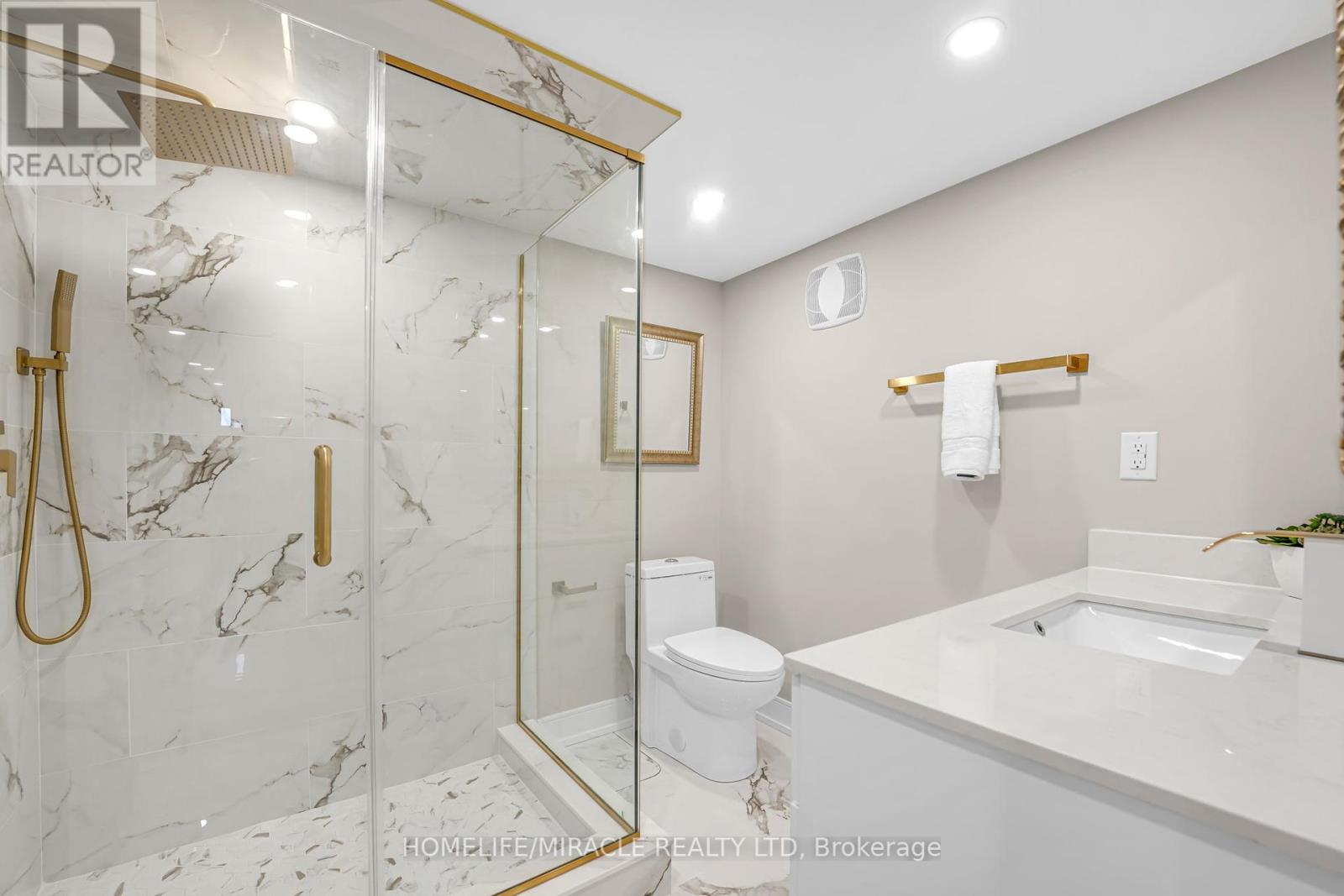 Photo 30 of 125 Elmcrest Road, Toronto ON