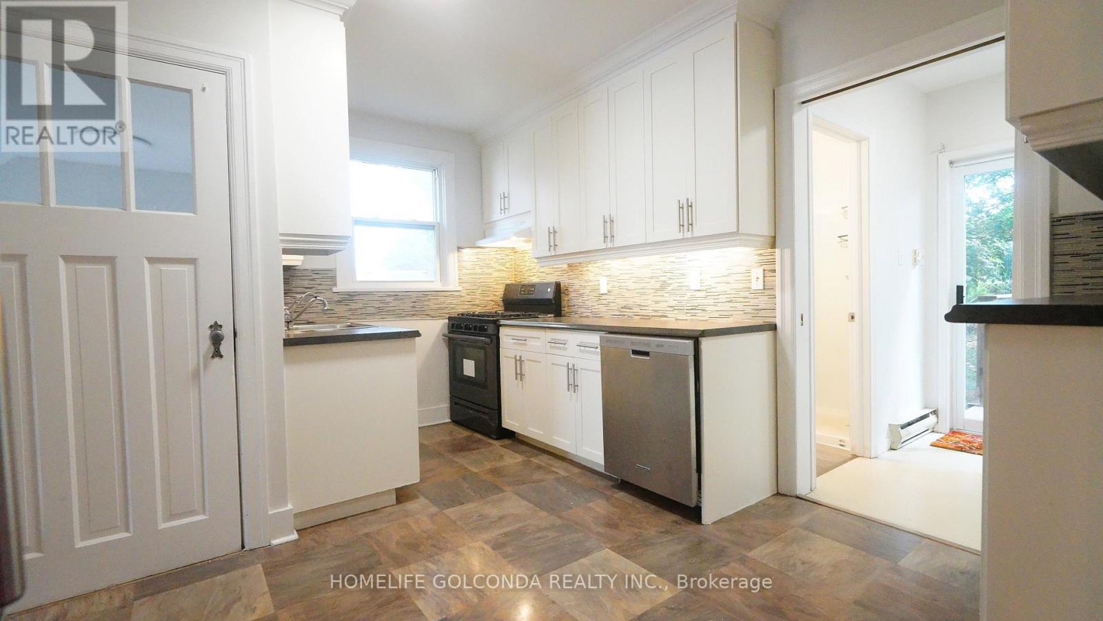 Photo 5 of 5836 Highland Avenue, Niagara Falls ON