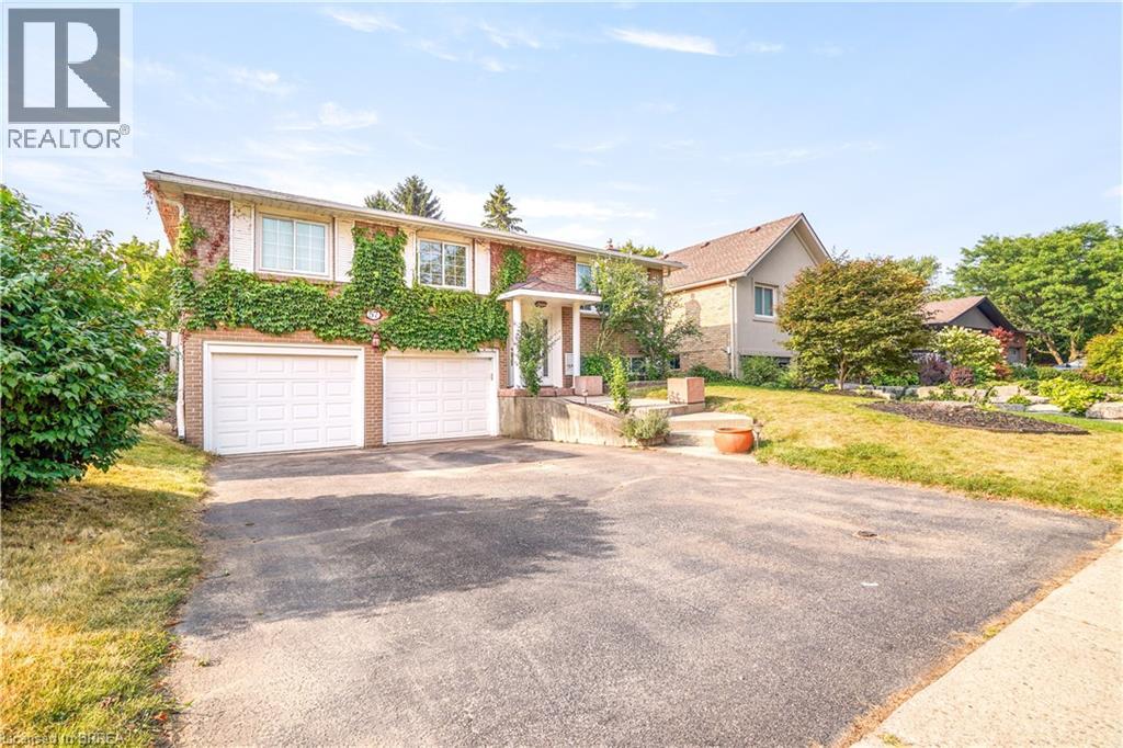 Photo 3 of 57 Ashgrove Avenue, Brantford ON