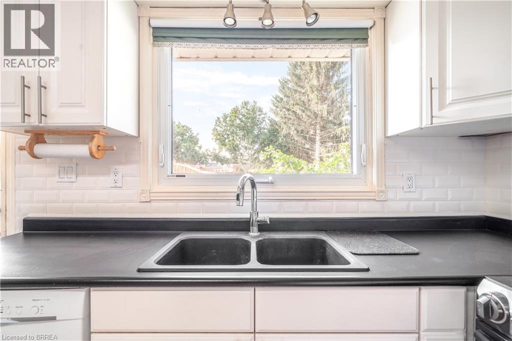 Photo 16 of 57 Ashgrove Avenue, Brantford ON