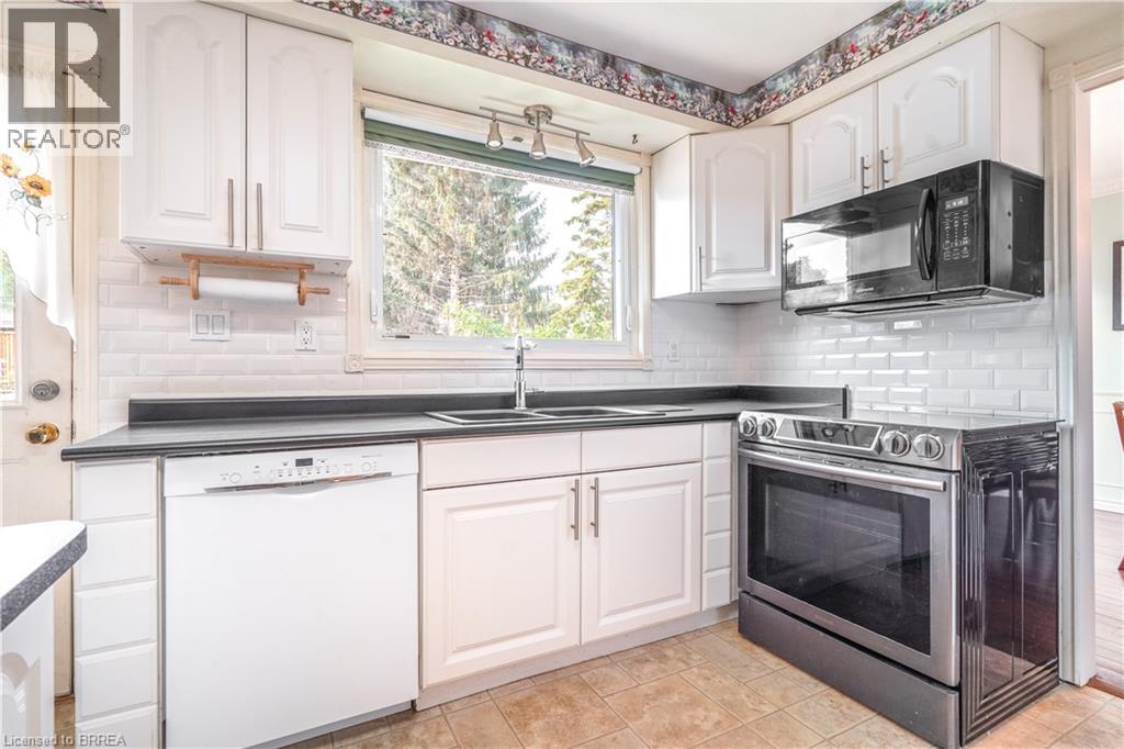 Photo 15 of 57 Ashgrove Avenue, Brantford ON