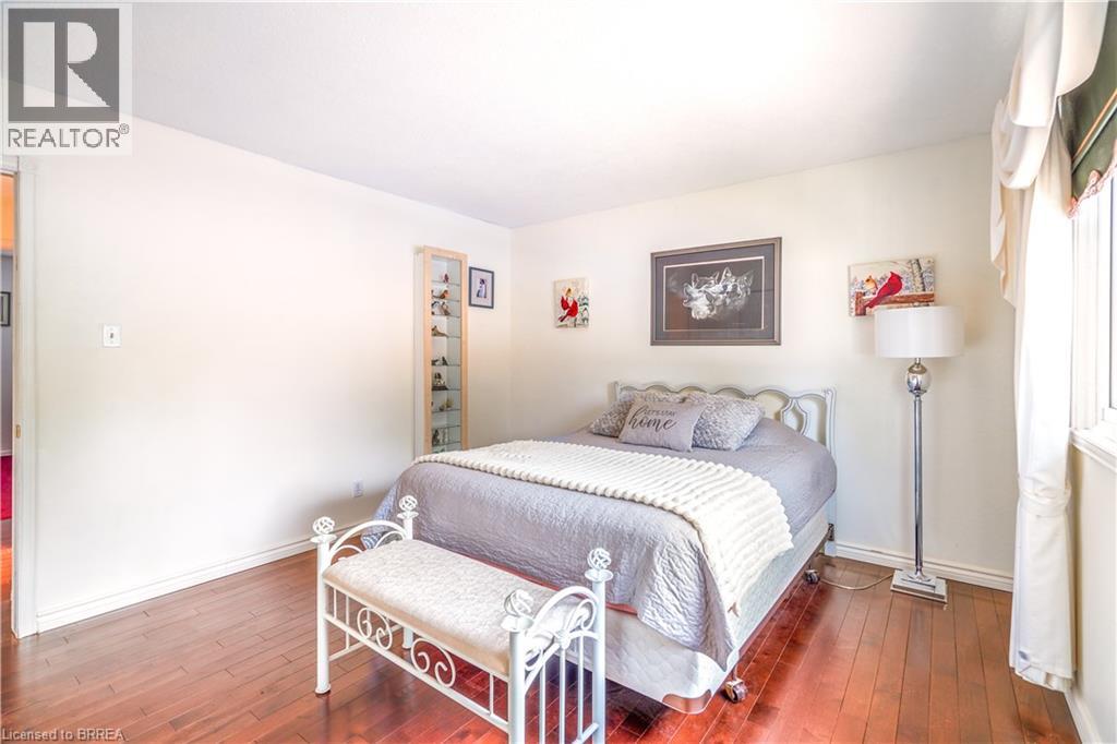 Photo 20 of 57 Ashgrove Avenue, Brantford ON