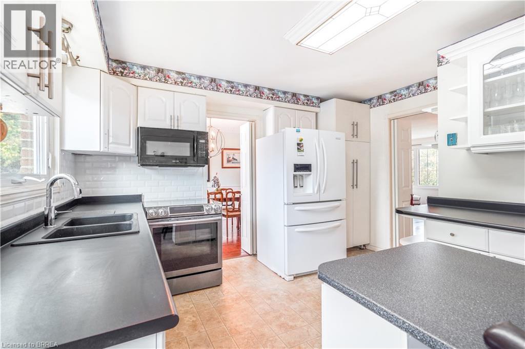 Photo 17 of 57 Ashgrove Avenue, Brantford ON