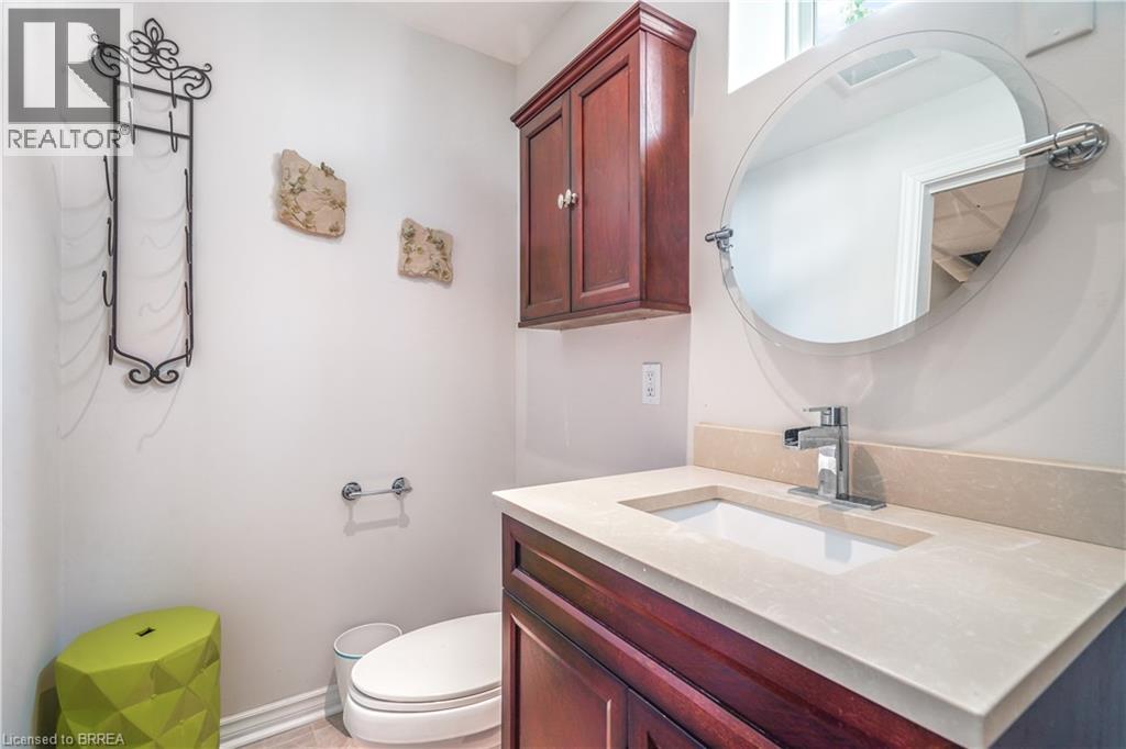 Photo 35 of 57 Ashgrove Avenue, Brantford ON