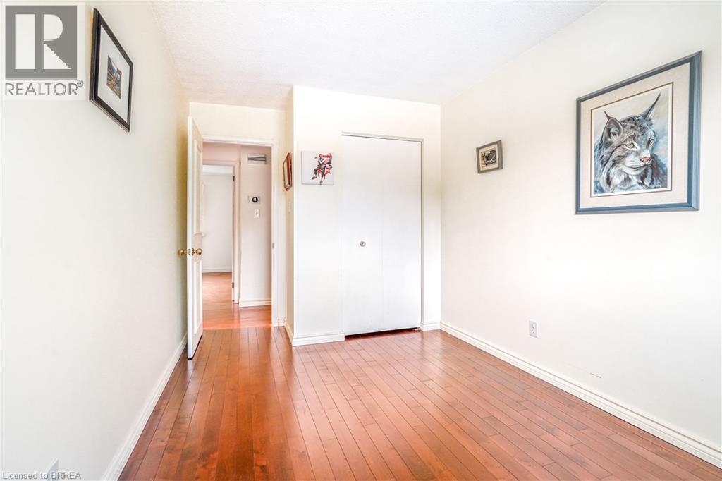 Photo 24 of 57 Ashgrove Avenue, Brantford ON
