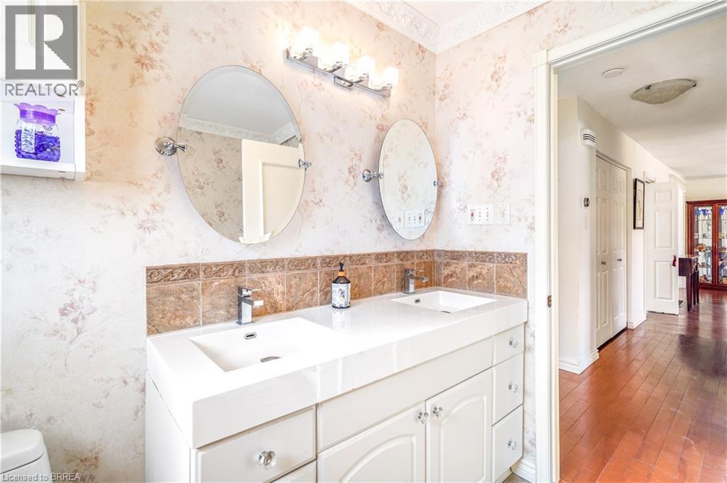 Photo 26 of 57 Ashgrove Avenue, Brantford ON