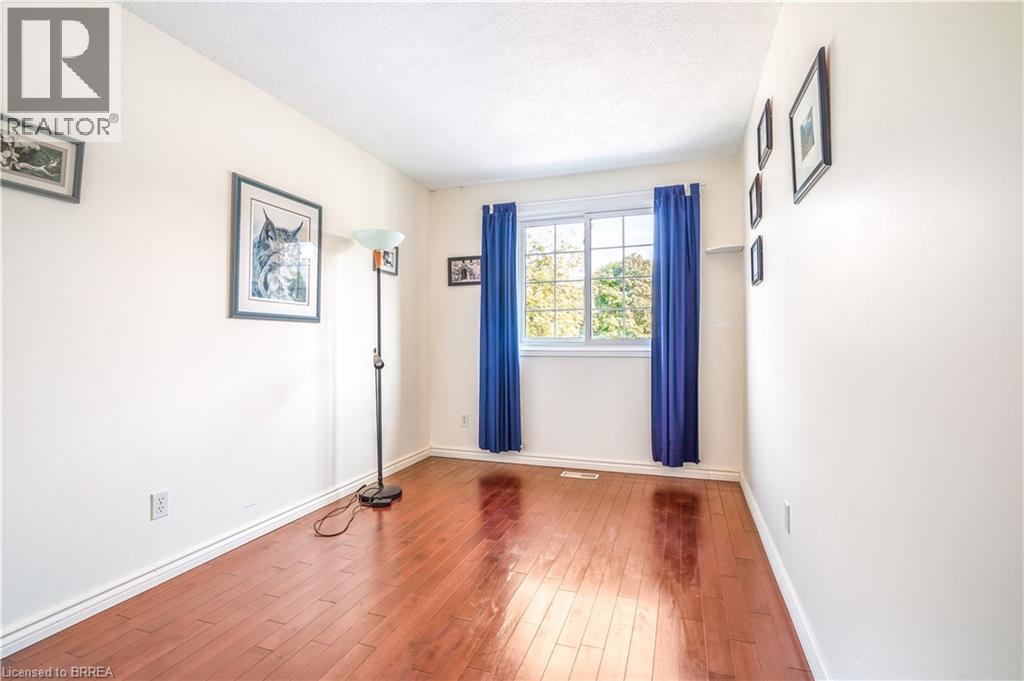 Photo 23 of 57 Ashgrove Avenue, Brantford ON