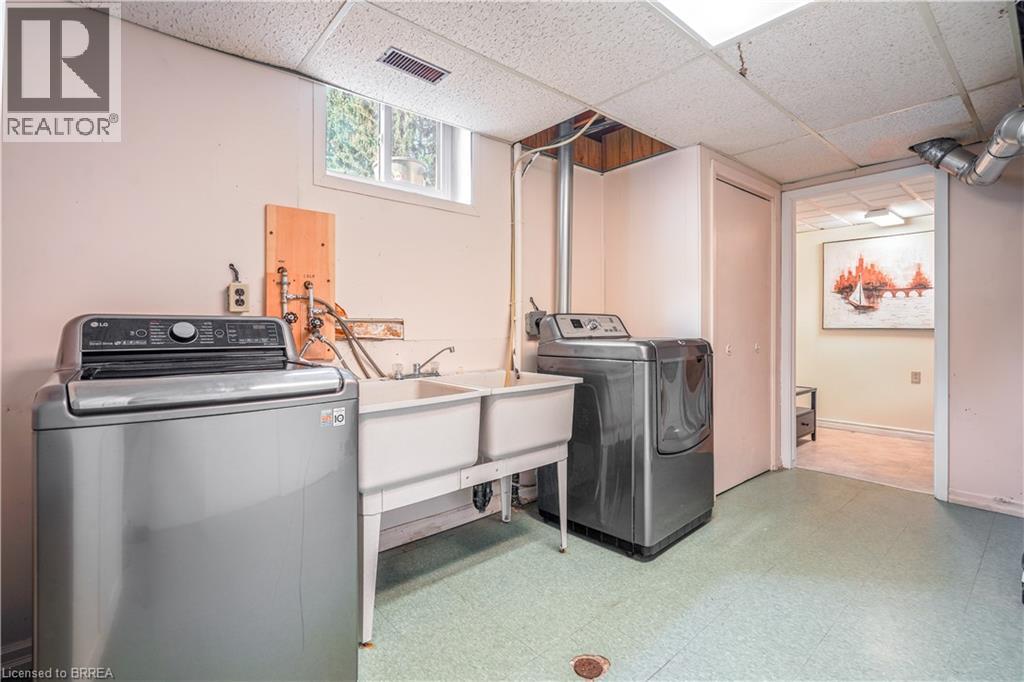 Photo 36 of 57 Ashgrove Avenue, Brantford ON