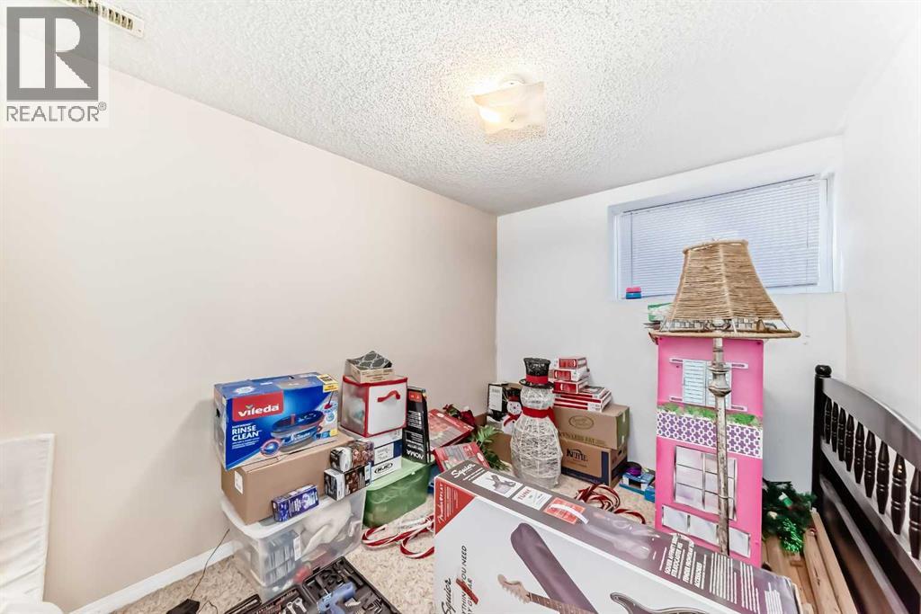 Single Family House for Sale in  Saddlebrook Way NE Saddle Ridge Calgary 