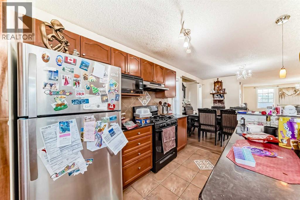 Single Family House for Sale in  Saddlebrook Way NE Saddle Ridge Calgary 