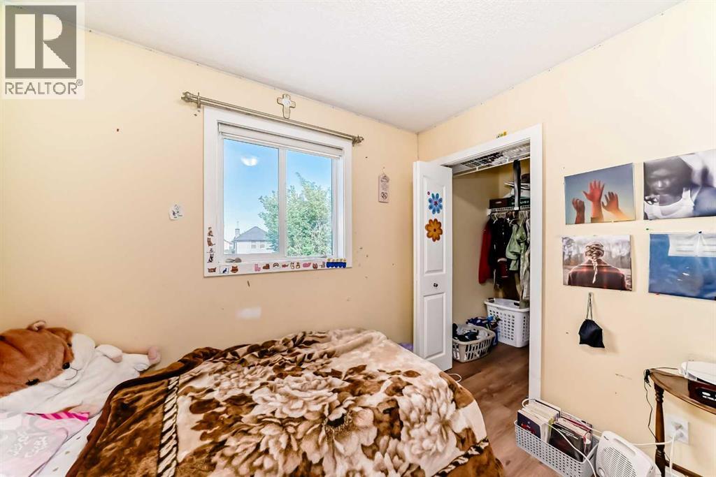 Single Family House for Sale in  Saddlebrook Way NE Saddle Ridge Calgary 