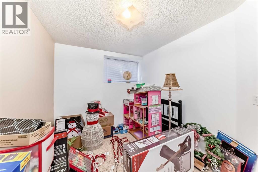 Single Family House for Sale in  Saddlebrook Way NE Saddle Ridge Calgary 