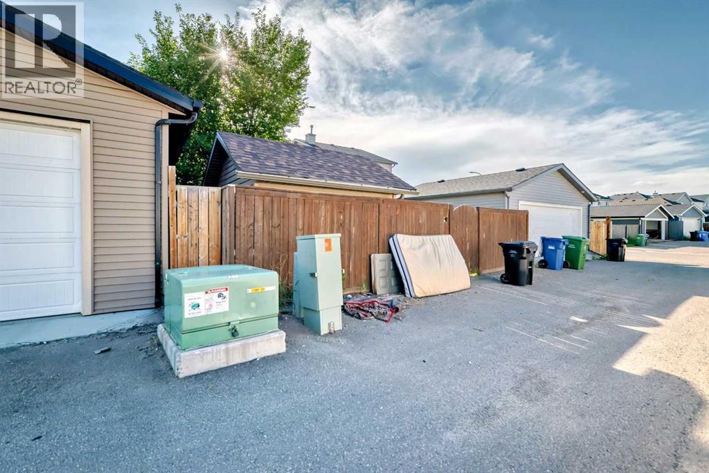 Single Family House for Sale in  Saddlebrook Way NE Saddle Ridge Calgary 
