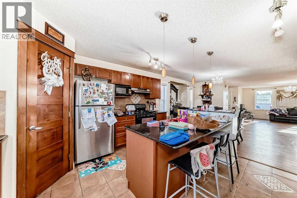 Single Family House for Sale in  Saddlebrook Way NE Saddle Ridge Calgary 
