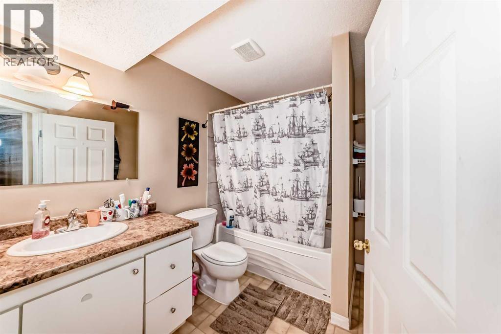 Single Family House for Sale in  Saddlebrook Way NE Saddle Ridge Calgary 