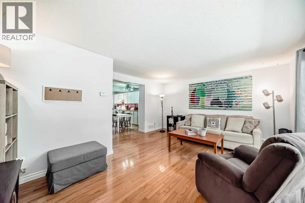 Photo 14 of 16 7205 4 Street Ne, Calgary AB