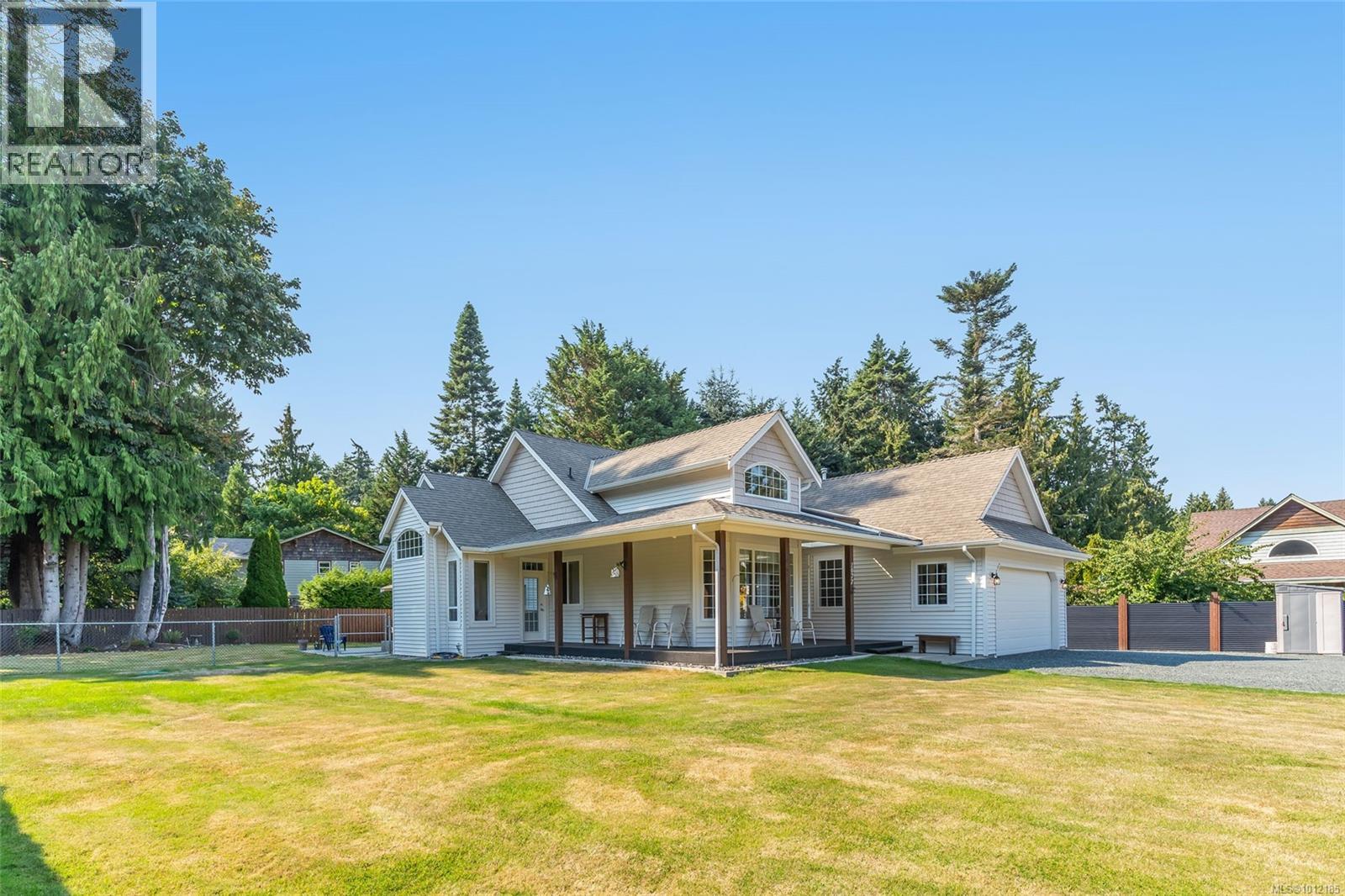 Photo 8 of 1077 Forgotten Dr, Parksville BC