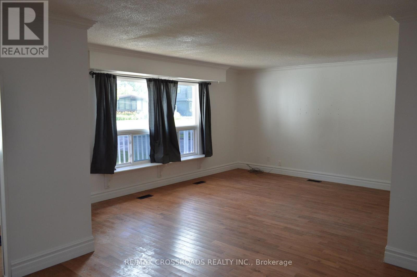 Photo 9 of 324 Tampa Drive, Georgina ON