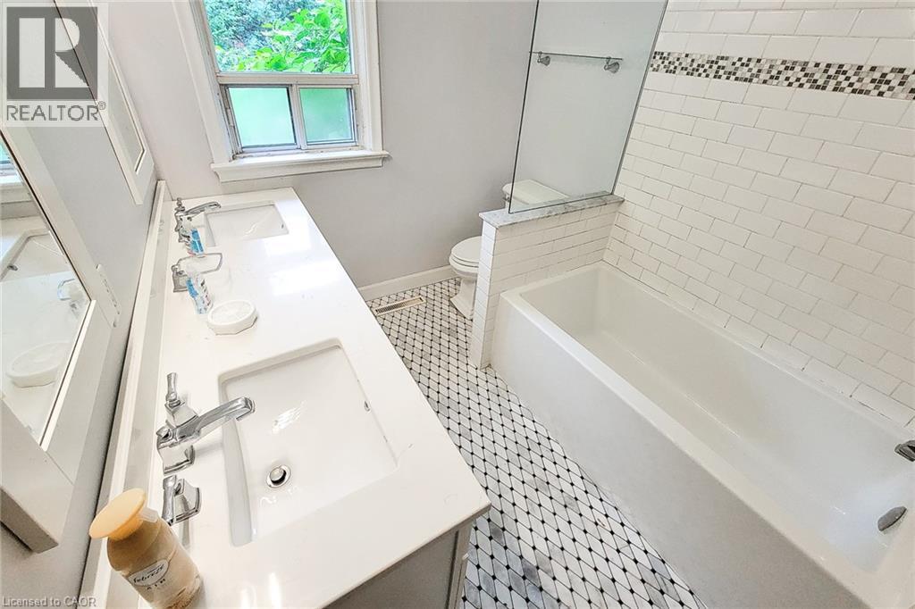 Photo 41 of 371 Robina Road, Ancaster ON