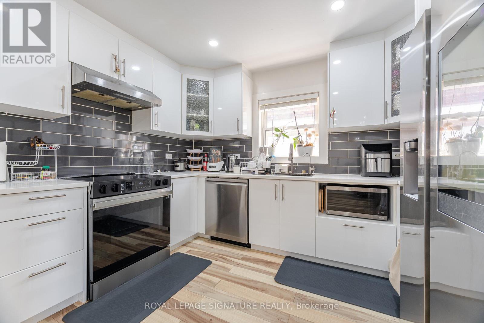 25 HANDEL STREET - 15