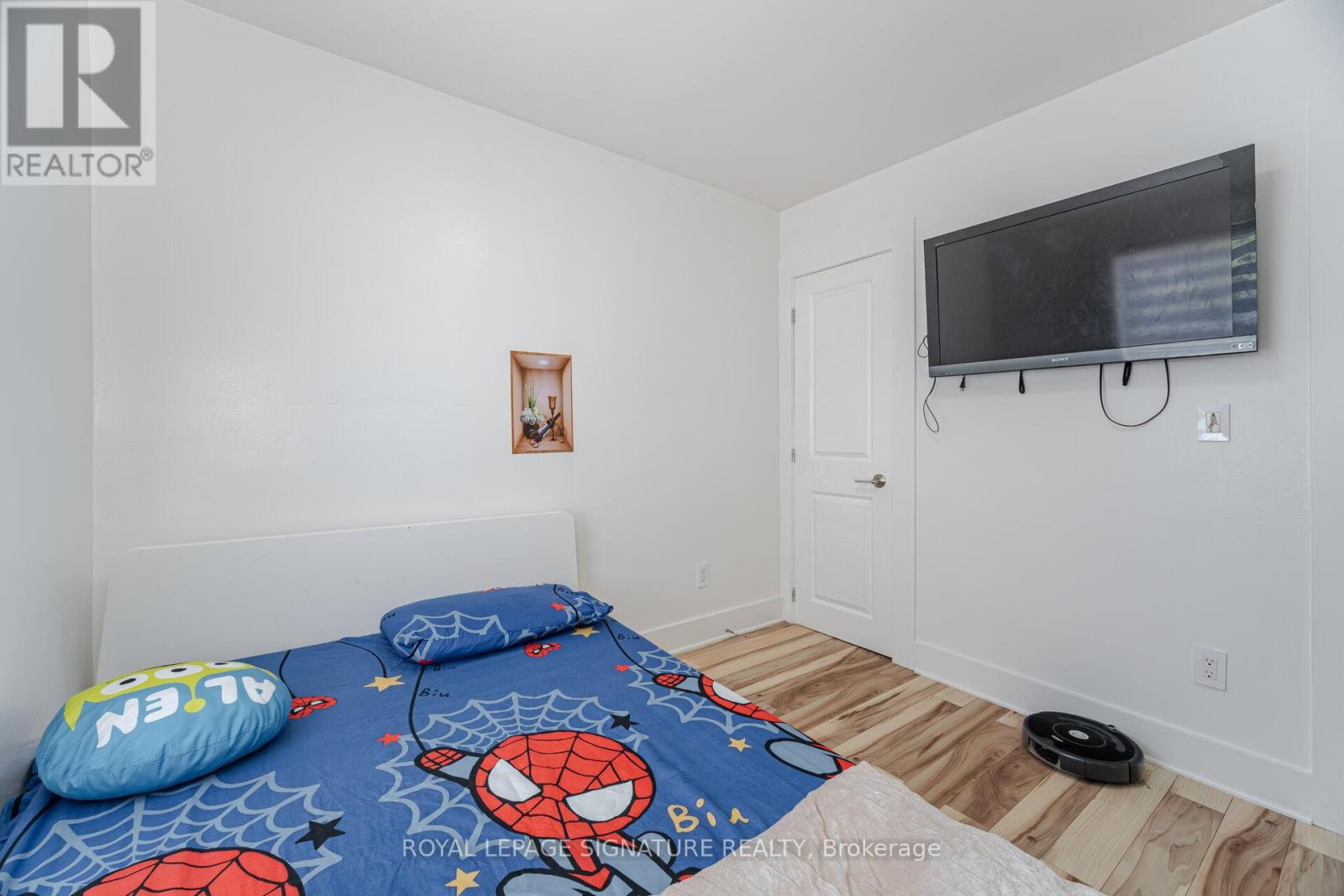 Photo 24 of 25 Handel Street, Toronto ON