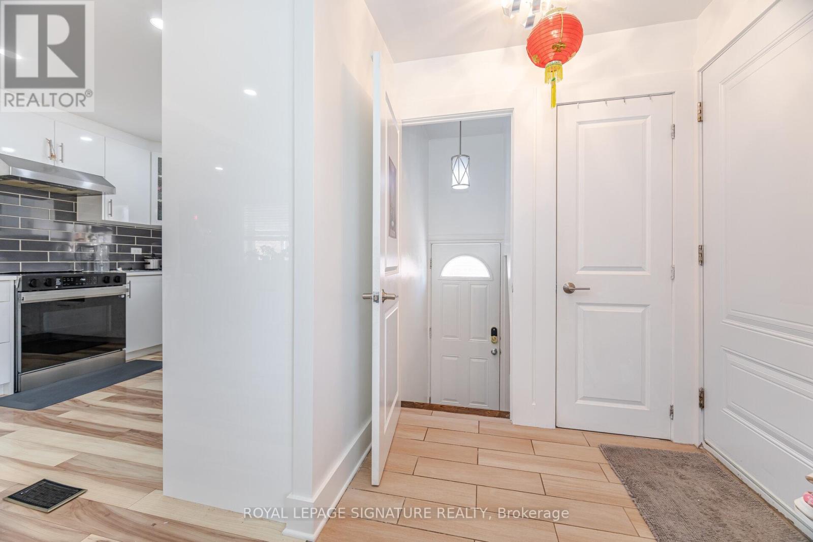 Photo 28 of 25 Handel Street, Toronto ON
