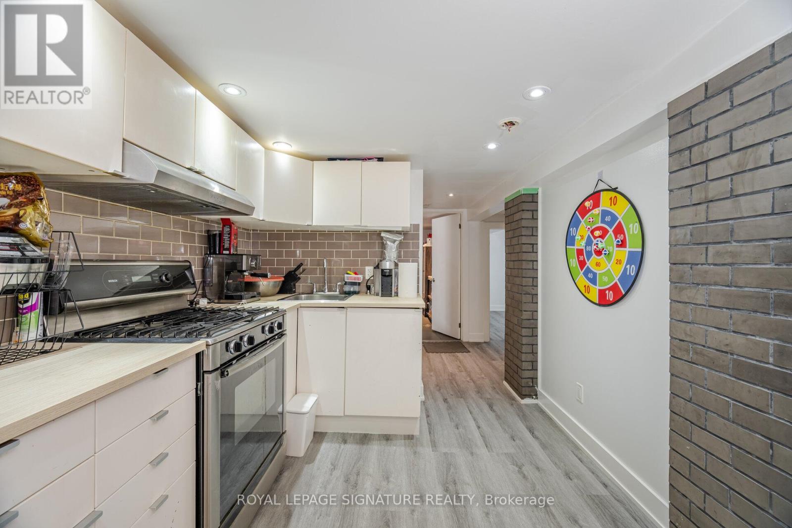 25 HANDEL STREET - 32
