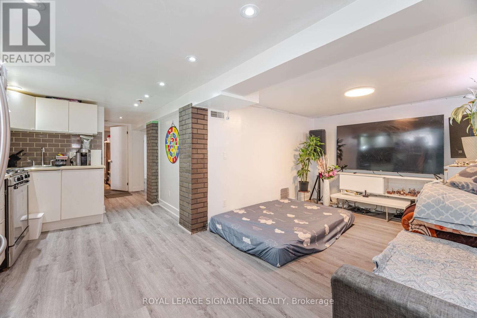 25 HANDEL STREET - 35