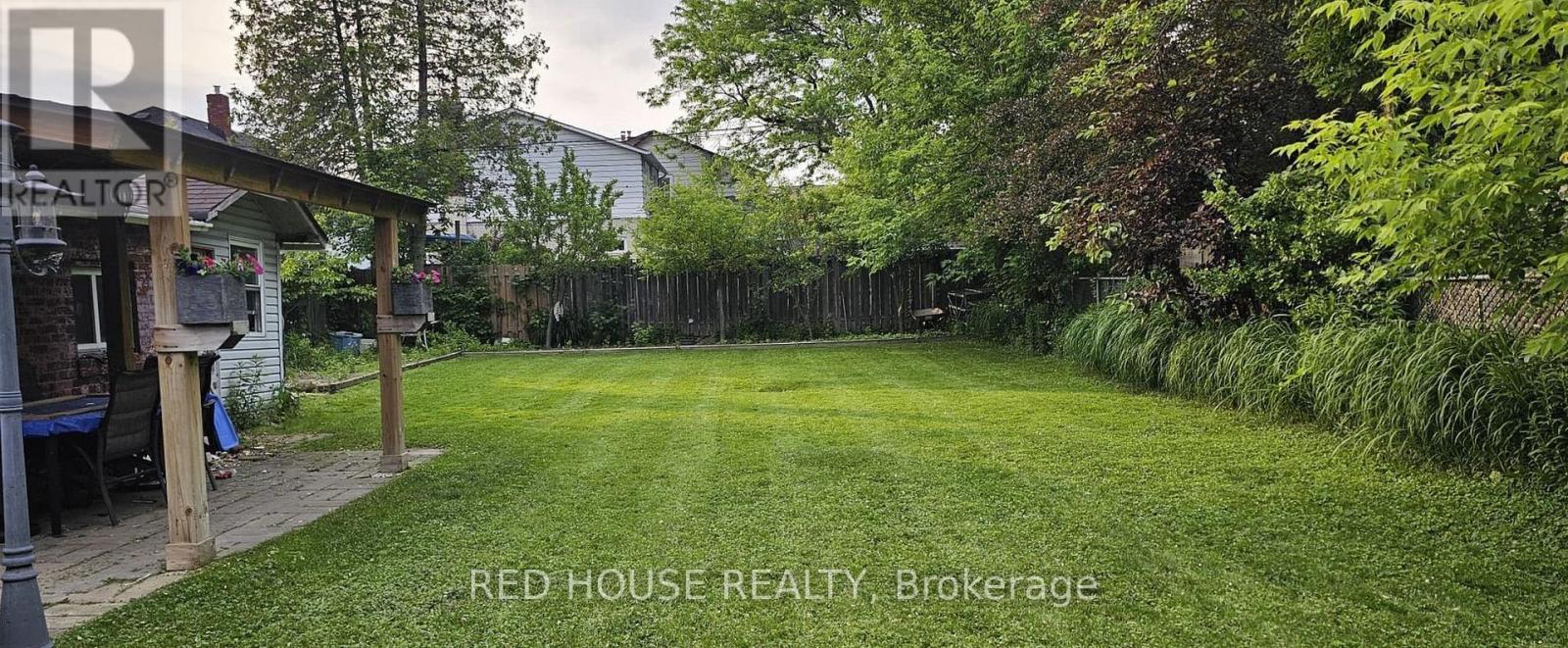 Photo 13 of Upper 22 Birchlea Avenue, Toronto ON