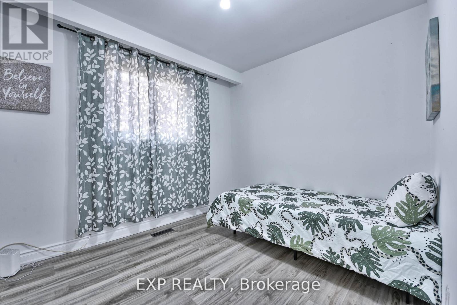 Photo 14 of 7292 Redfox Road, Mississauga ON