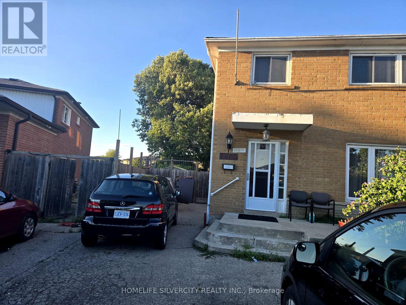 Photo 1 of 7585 Wrenwood Crescent, Mississauga ON