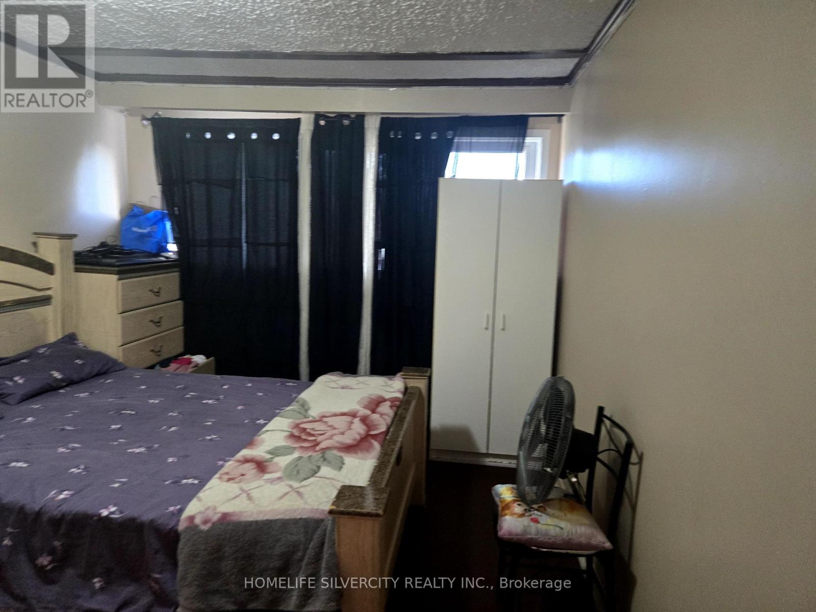 Photo 19 of 7585 Wrenwood Crescent, Mississauga ON