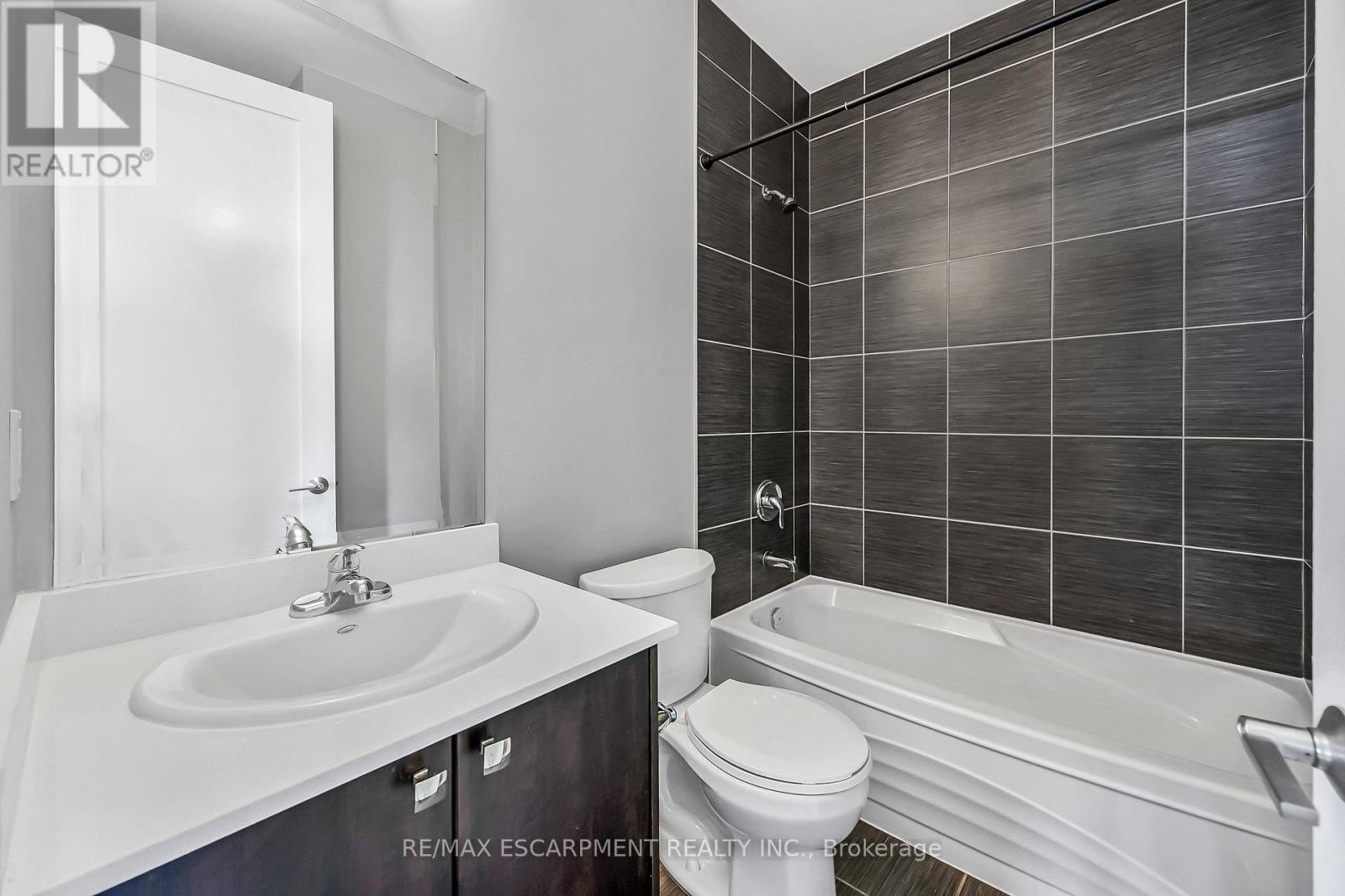Photo 37 of 705 112 King Street E, Hamilton ON