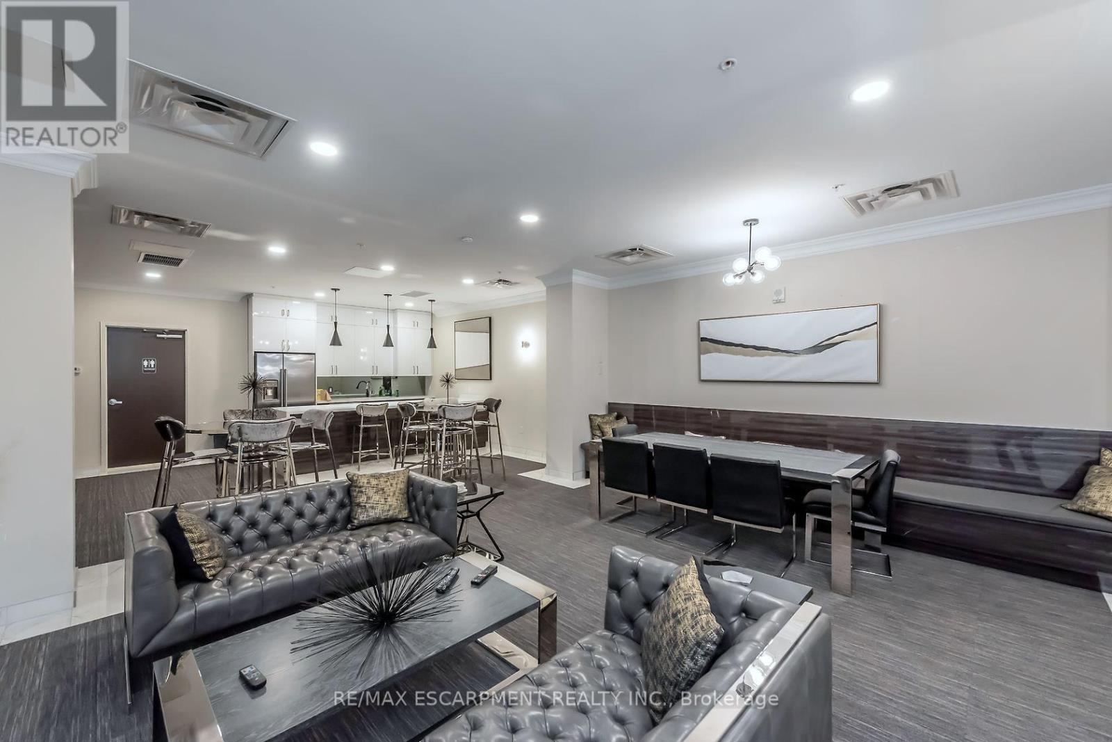 Photo 8 of 705 112 King Street E, Hamilton ON
