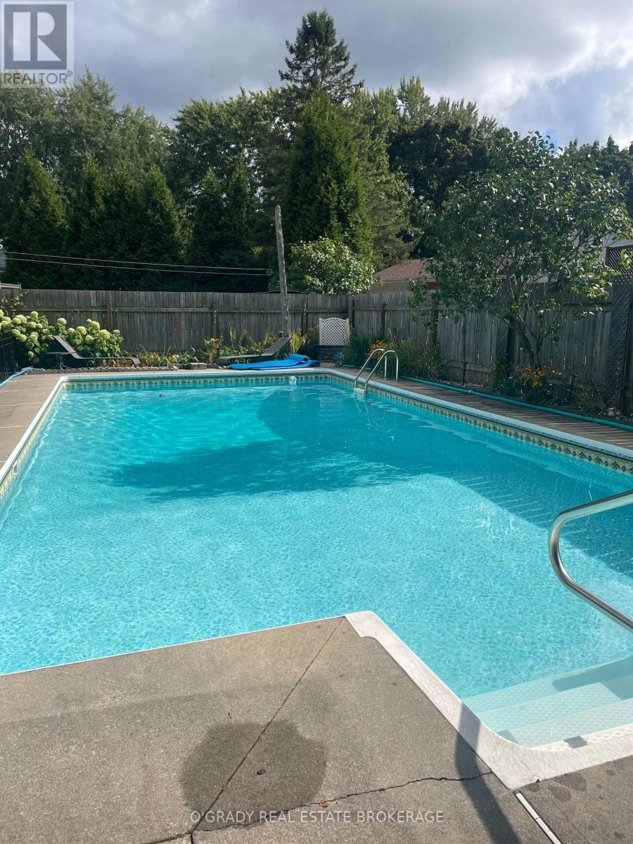 Photo 27 of 47 Meighen Crescent, Brockville ON