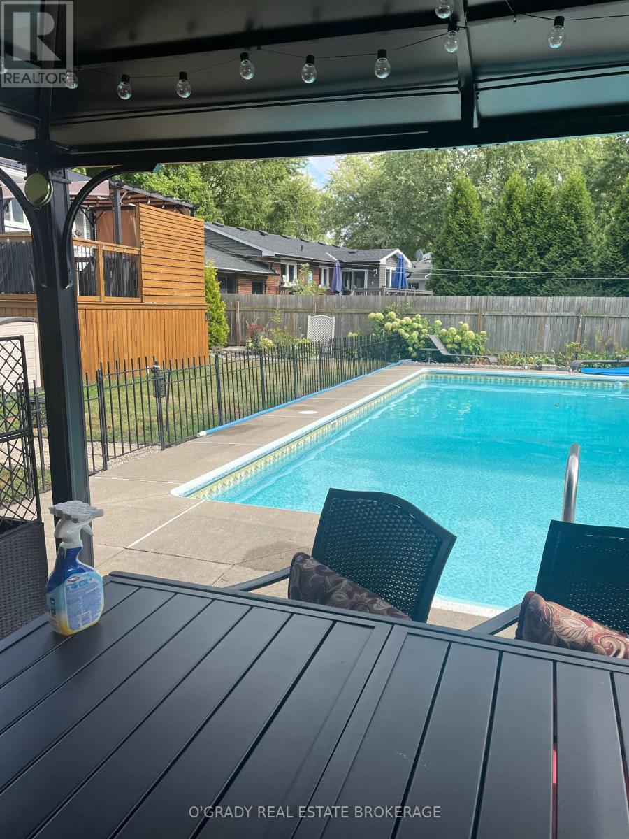Photo 30 of 47 Meighen Crescent, Brockville ON