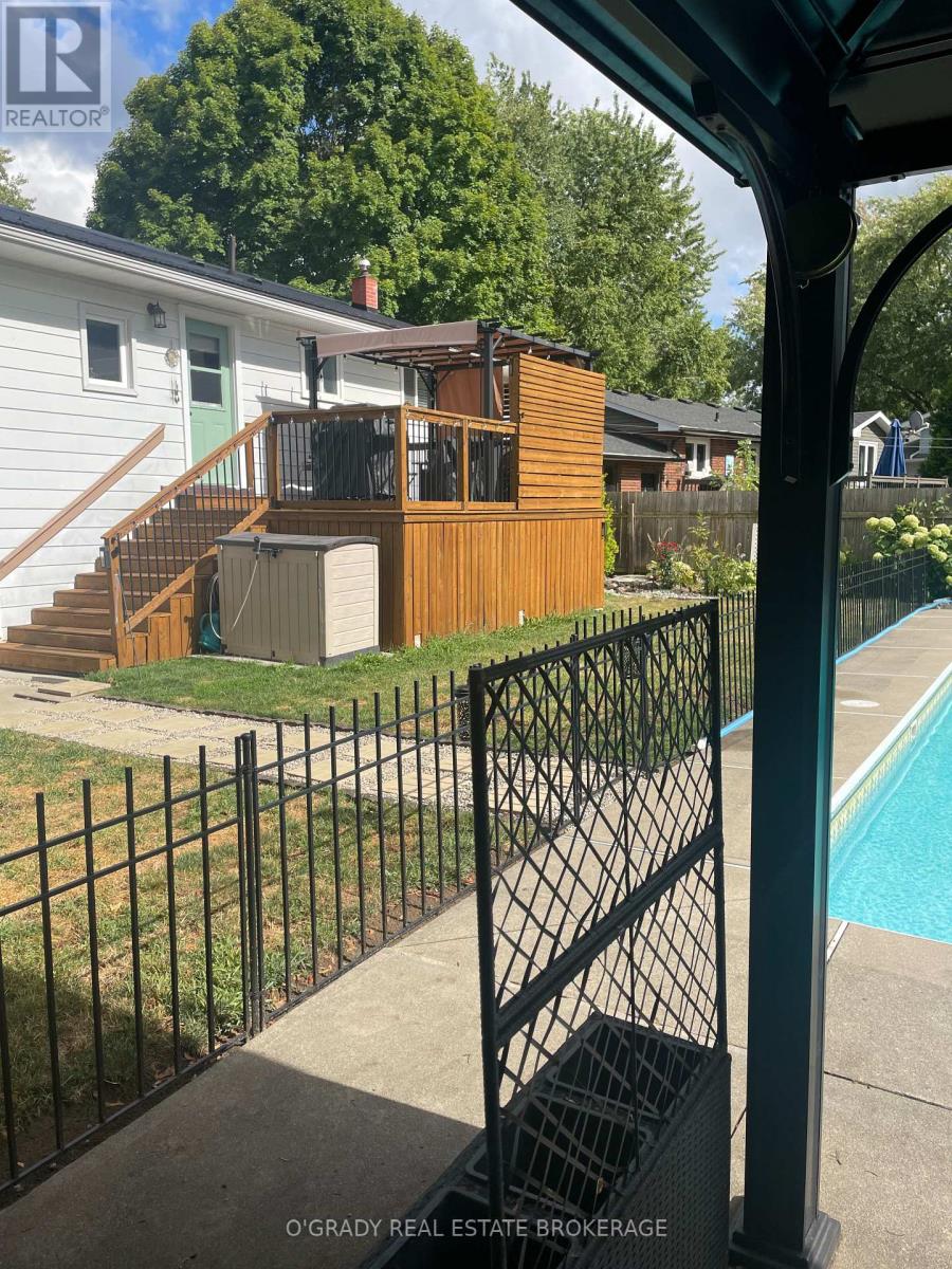 Photo 31 of 47 Meighen Crescent, Brockville ON