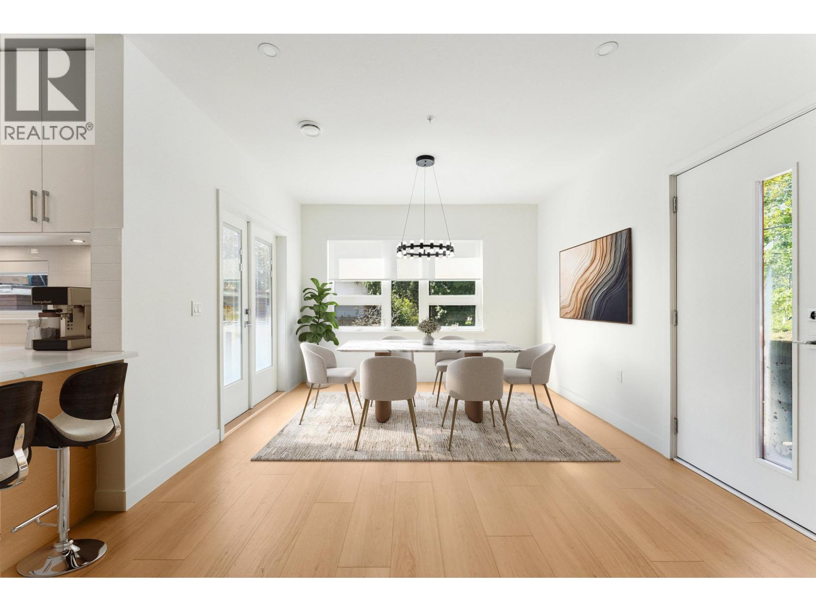 Photo 6 of 844 St Denis Avenue, North Vancouver BC