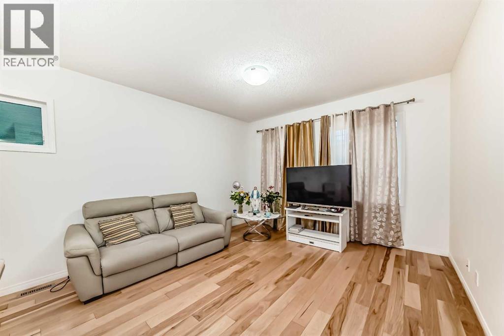 Photo 10 of 35 Masters Heights Se, Calgary AB