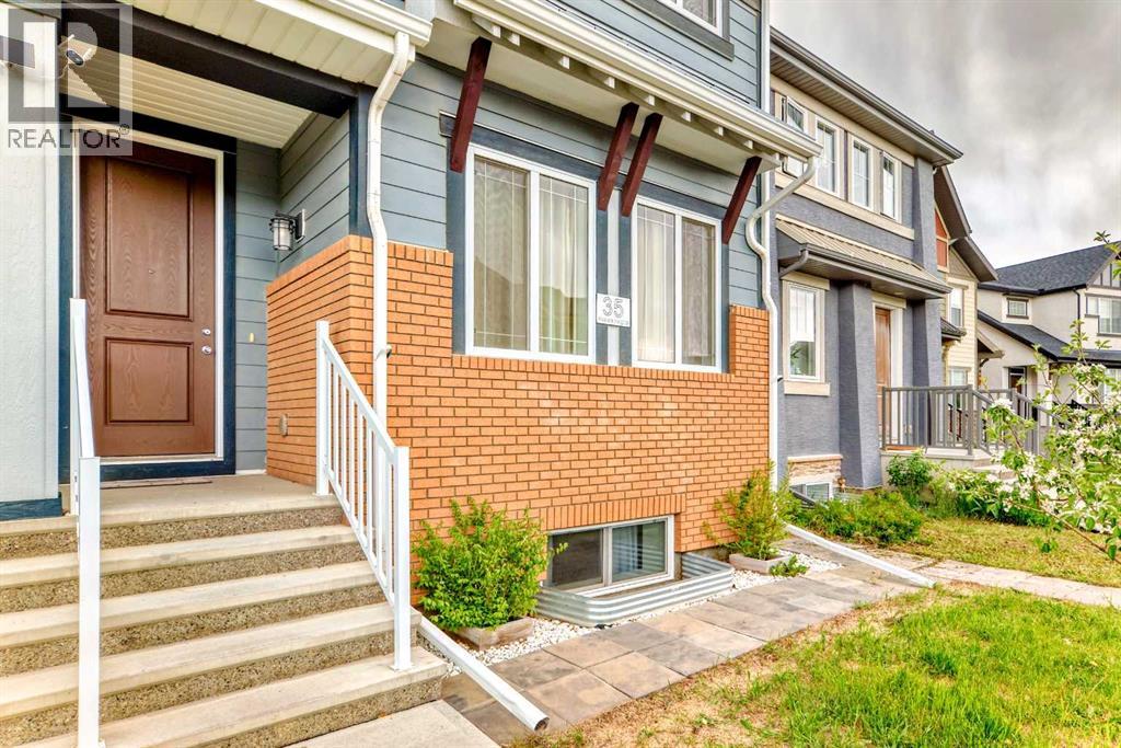 Photo 2 of 35 Masters Heights Se, Calgary AB