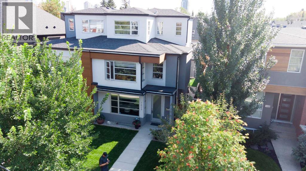 Photo 2 of 1623 Westmount Road Nw, Calgary AB