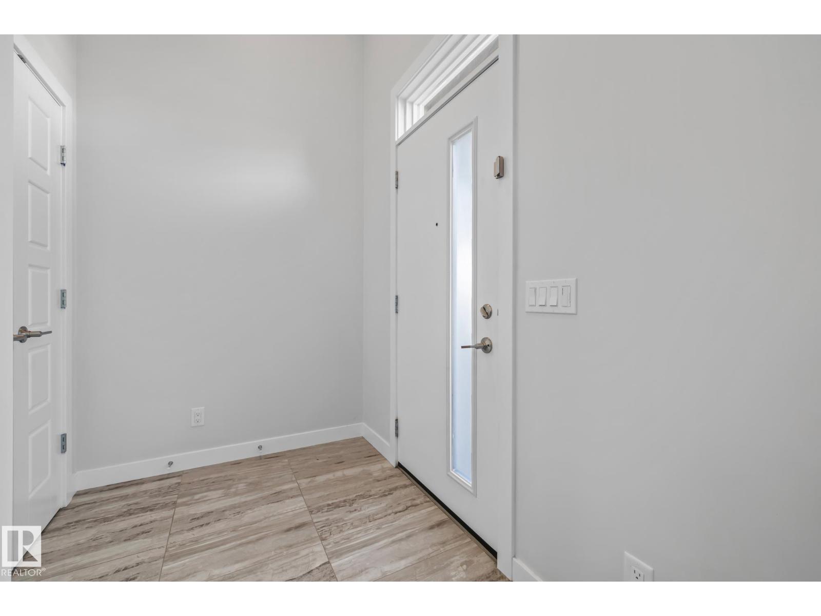Photo 3 of 9655 225 St Nw, Edmonton AB