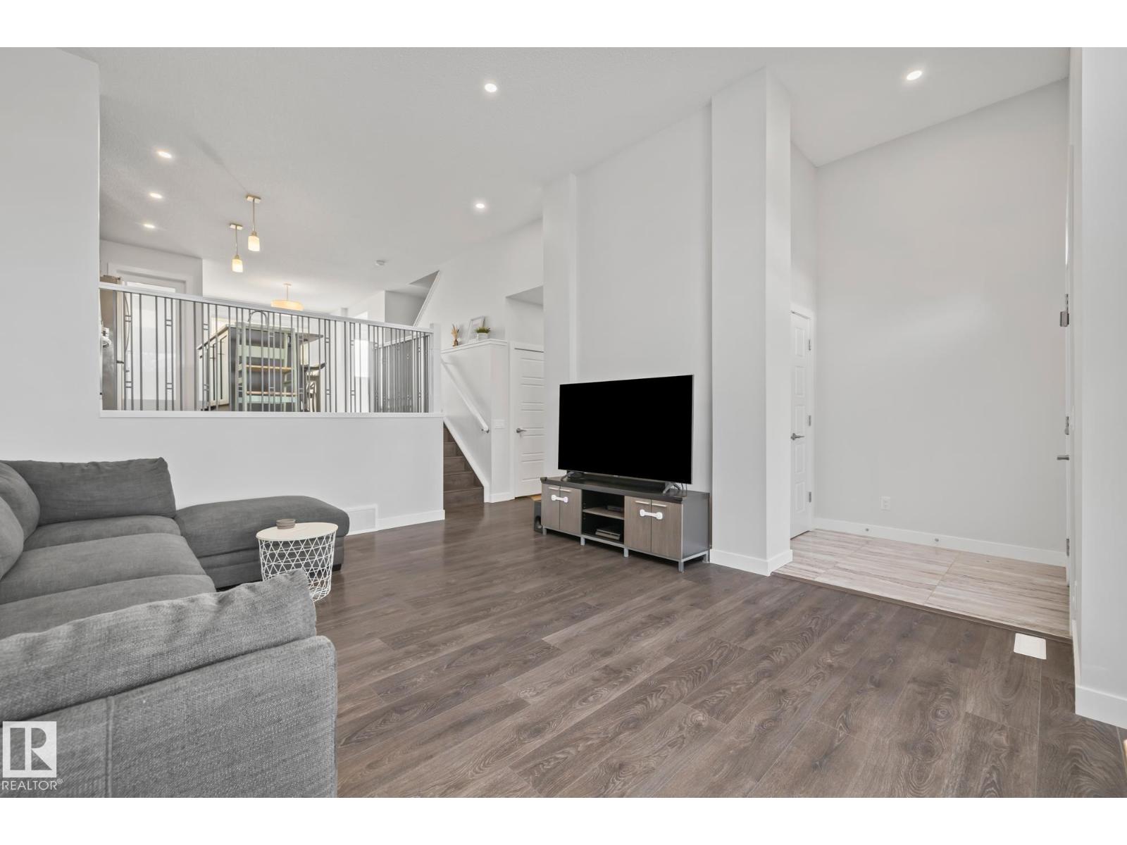 Photo 5 of 9655 225 St Nw, Edmonton AB